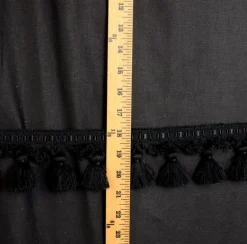 EN100 10 Black Tassel Trim