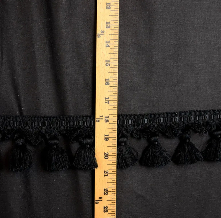 EN100 10 Black Tassel Trim
