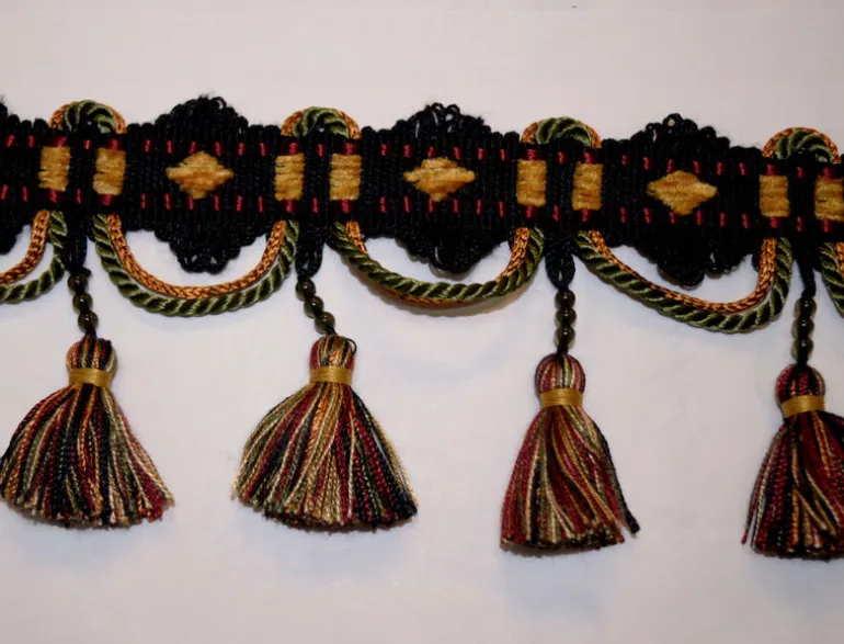 FM100 37 Tassel Trim