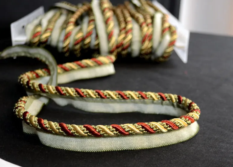 1010T 8770 Lip Cord Trim